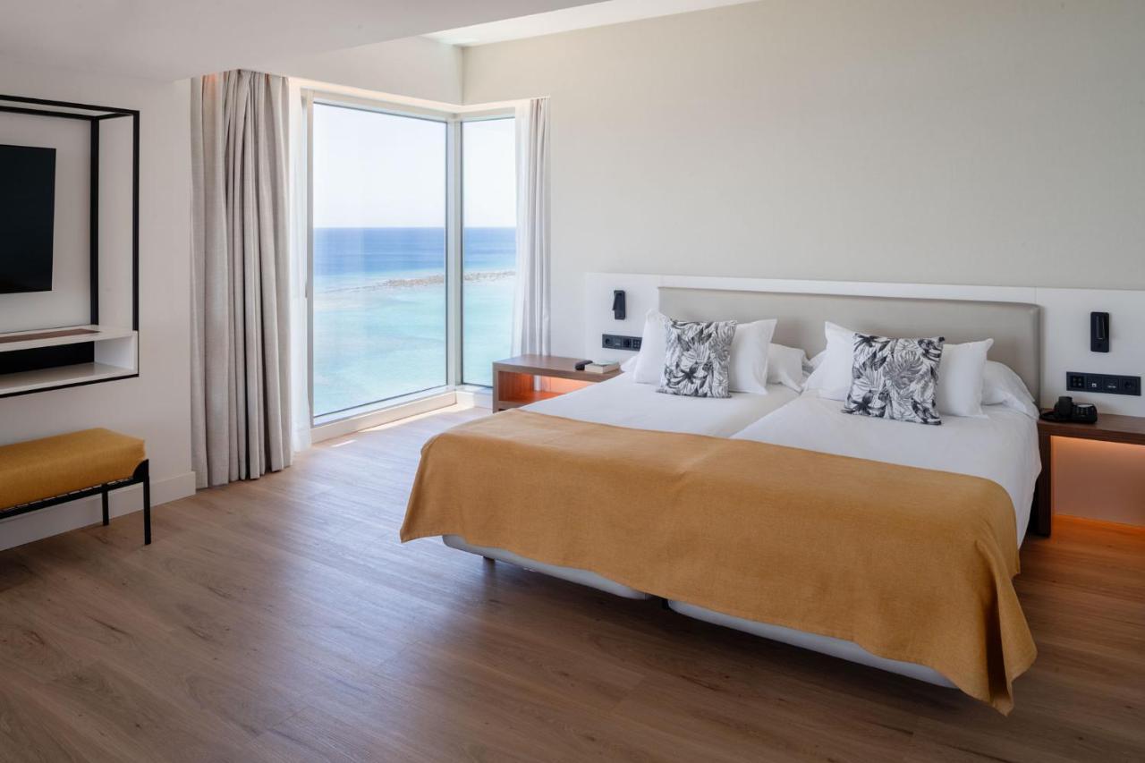 Arrecife Gran Hotel & Spa ภายนอก รูปภาพ A room at the hotel